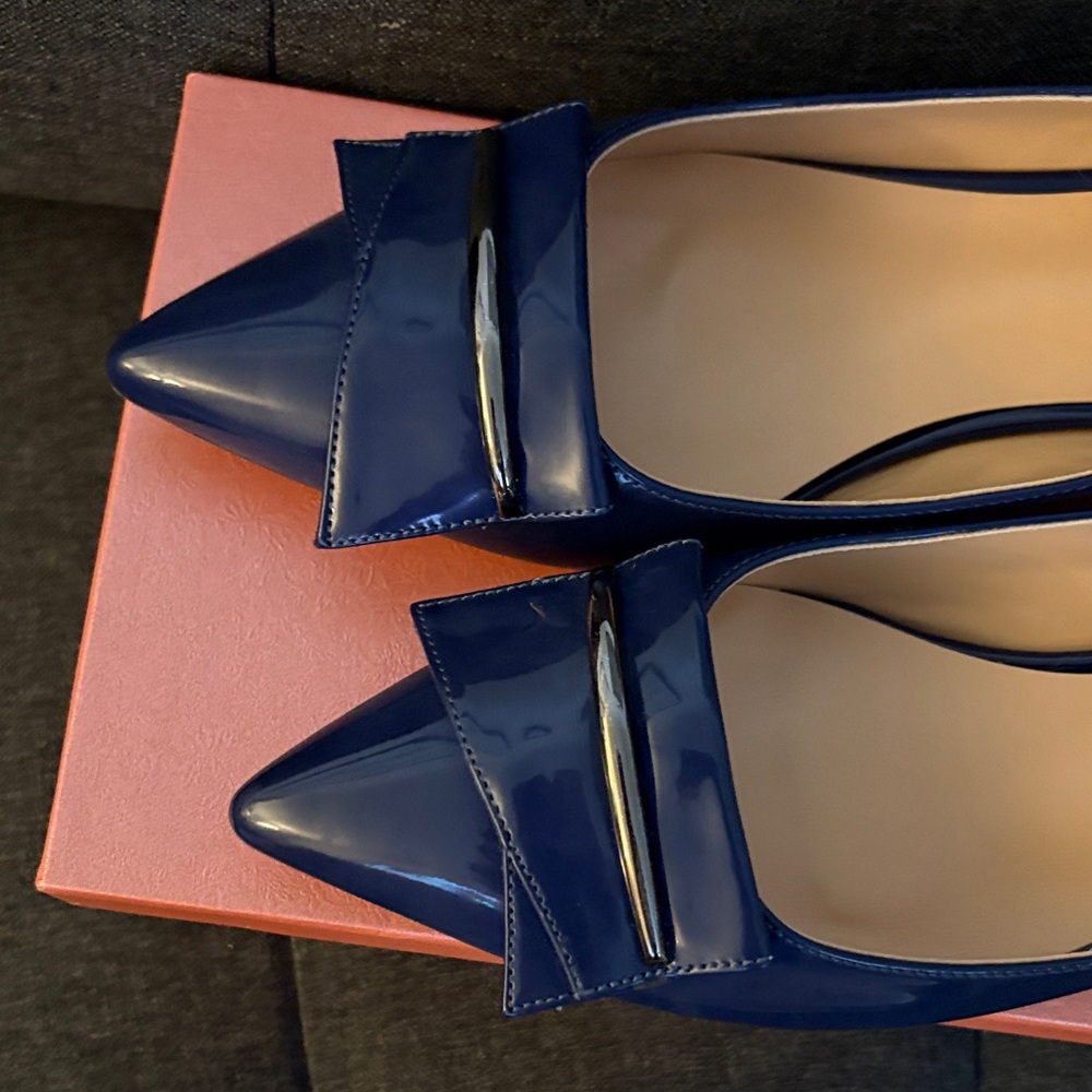 Elegant Navy Blue Women's Shoes - Picture 2 of 8